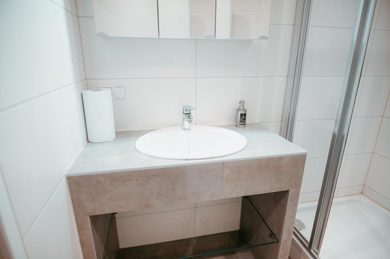 Vienna Shopping Center 6A Apartment Екстер'єр фото